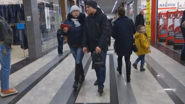 Borisov Bielorrusia Marzo 2017 Mucha Gente Visita Tienda — Vídeo de stock