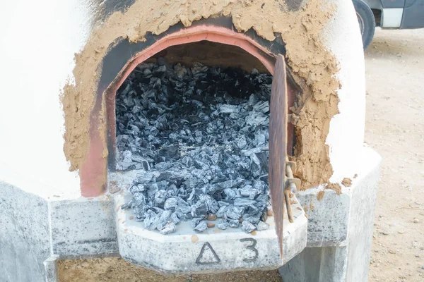 Kömür Tezgahlarında Pişirmek Için Fırın — Stok fotoğraf