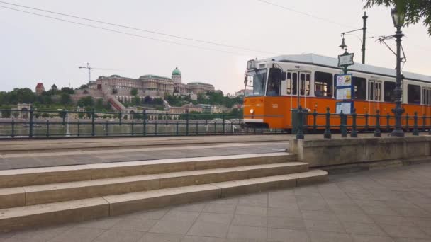 Linha de eléctrico 2 em Budapeste, Hungria — Vídeo de Stock