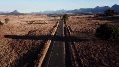 Tarome, doğal manzaralı kenar, Queensland kuru kırsalında görünümünü.