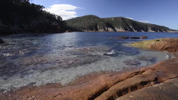 Sömnig Bay Nationalparken Freycinet Tasmanien — Stockvideo