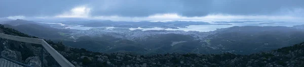 Вид с вершины горы Веллингтон в Хобарте, Тасмания . — стоковое фото