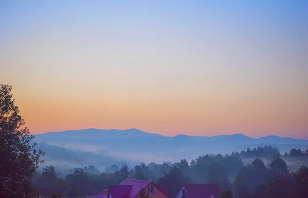 Vista Panorâmica Das Montanhas Nascer Sol Cárpatos Ucrânia Paisagem Montanha — Fotografia de Stock