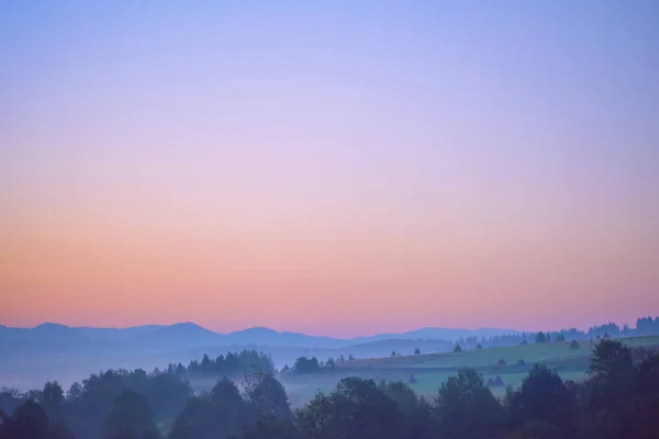 Vista Panorâmica Das Montanhas Nascer Sol Cárpatos Ucrânia Paisagem Montanha — Fotografia de Stock