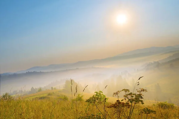 Belo Pôr Sol Nas Montanhas Cárpatos Ucrânia Paisagem Outono Que — Fotografia de Stock