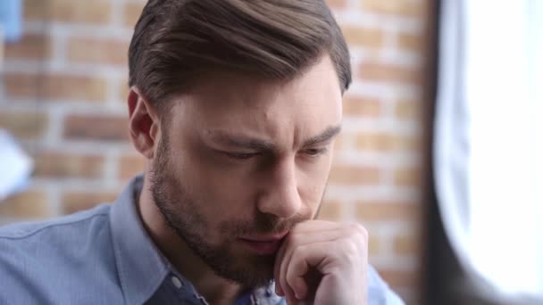 Businessman Shirt Thinking Touching Face Hand Thoughtfully Looking Away — Stock Video