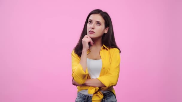 Beautiful Pensive Girl Propping Chin While Thinking Showing Idea Sign — Stock Video