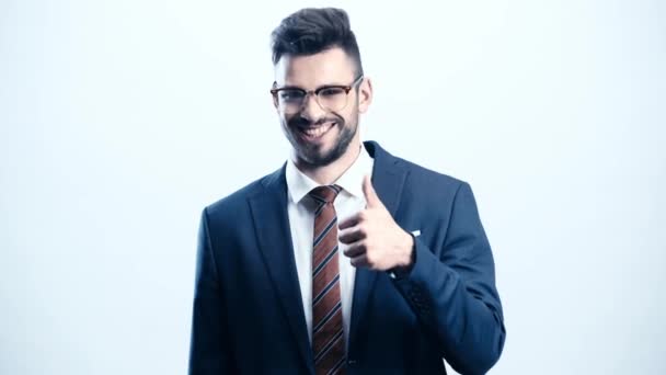 白に親指を上げる幸せなビジネスマン — ストック動画