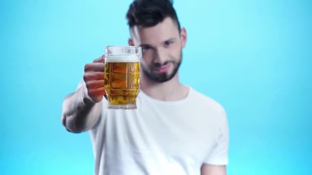 Selective Focus Man Holding Glass Beer Blue — Stock Video