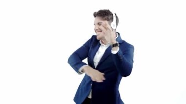 kulaklıkgenç işadamı beyaz izole dans