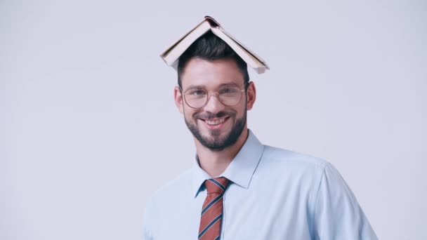 Profesor Divertido Con Libro Cabeza Aislado Blanco — Vídeos de Stock