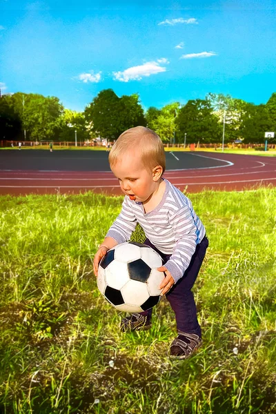 Junge Mit Einem Fußball Stadion 2018 Stockbild