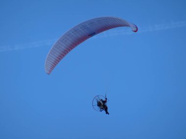 Uçuş sırasında pilot uçuş makinesi