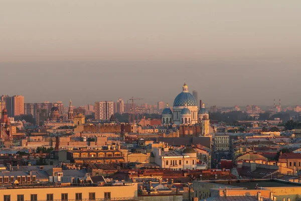 Небо Санкт Петербурга Время Заката Исаакиевской Церкви — стоковое фото