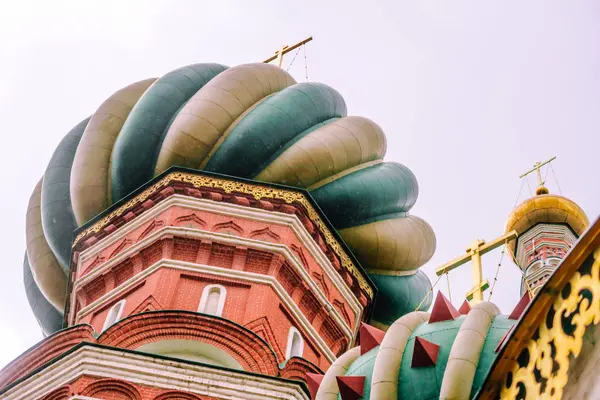 Cathédrale Basilius Moscou Avec Ciel Nuageux Blanc Plantes Colorées Dans — Photo