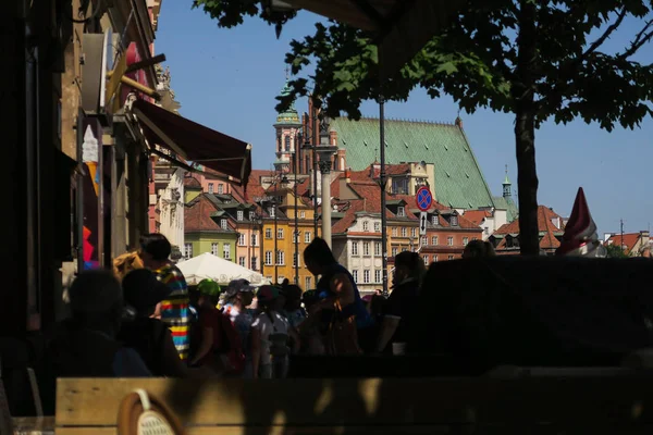 9 Mayıs 2018: Varşova, renkli gölgeler şehrin Varşova, Polonya