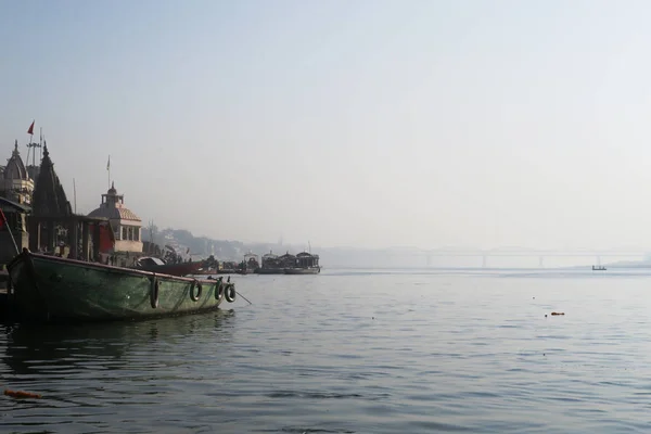 Water scene with people on boat on the river of Ganges — Stock Photo, Image