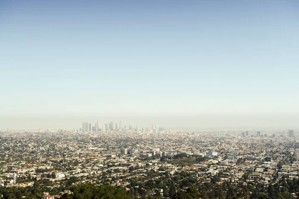 Panoramic view of LA downtown and suburbs from the beautiful Griffith Observatory in Los Angeles — Stock Photo, Image
