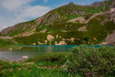 dağ gölleri Kafkasya'da