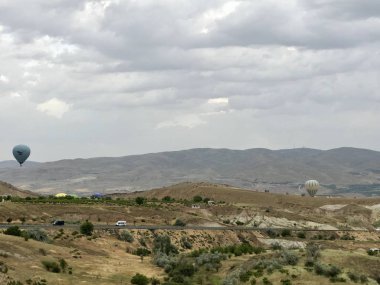 balonlarla Kapadokya'ya seyahat