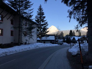 karlı Alpler'e yolculuk