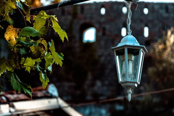 Černý Staré Vintage Lampa Cihlovou Zeď Dekorativní Svíčky Uvnitř Starém — Stock fotografie