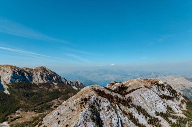 Dağ manzarası ile bir gözlem güverte Lovcen Milli Parkı, Karadağ