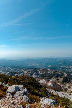 Lovchen Milli Parkı. Dağdan görüntülemek.