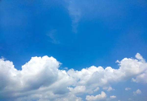 Красивое Голубое Небо Белое Облако Облачный День Природный Фон Много — стоковое фото