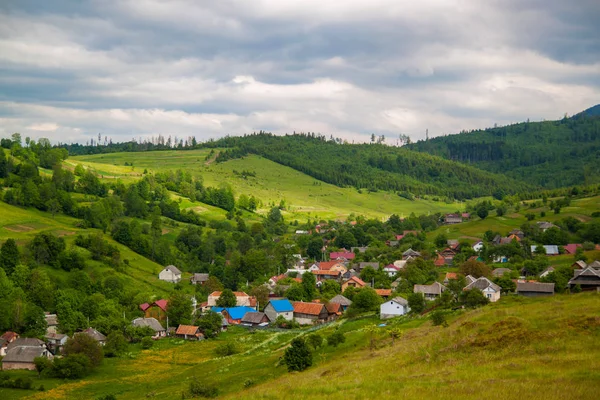 Gyönyörű Nyári Hegyi Táj Kárpátok — Stock Fotó