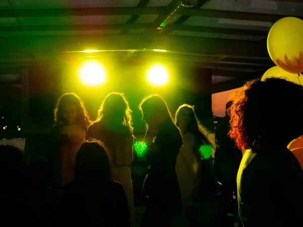 Party Urlaub Party Nachtleben Und People Konzept Fröhliche Freunde Tanzen — Stockfoto