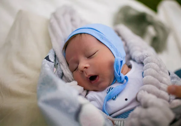 Primer Plano Del Bebé Recién Nacido Dormido — Foto de Stock