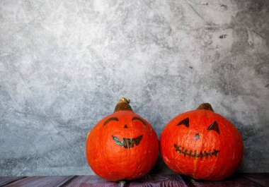 Çerçeve komik yüzleri ile Halloween kabak, kopya alanı.