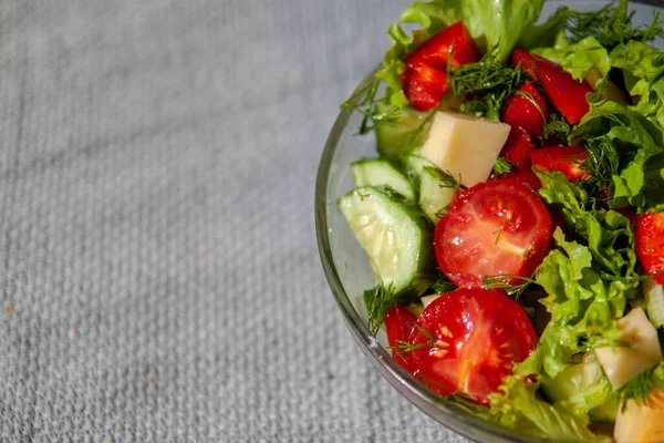 Tomatensalat Mit Feta Käse Frühlingszwiebeln Und Petersilie Gesunde Sommerkost — Stockfoto