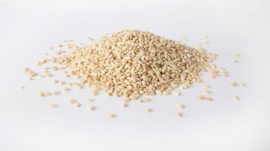 Buğday taneleri izole arka plan