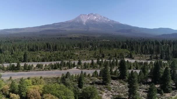 Carretera en la naturaleza — Vídeo de stock