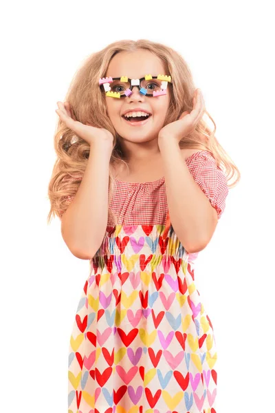 Pequena Menina Loira Feliz Vestido Com Corações Óculos Olha Para — Fotografia de Stock