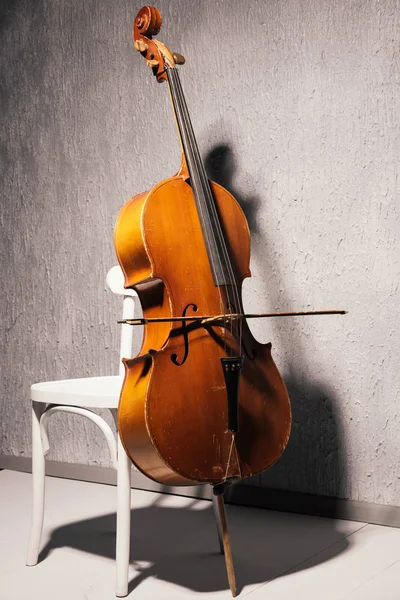 Violino Cadeira Escola Sala Treino Durante Pausa Prática Para Preparar — Fotografia de Stock