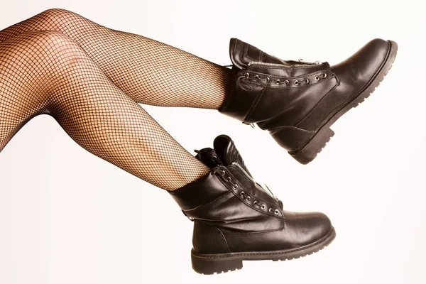 Seksi Külotlu Çorap Siyah Ordu Bot Üzerinde Beyaz Izole Kadın — Stok fotoğraf