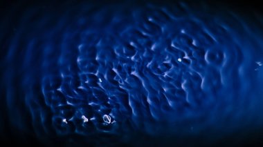 528 hertz titreşim etkisi altında su dokusu