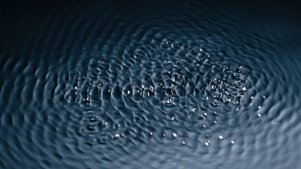 La texture de l'eau sous l'influence des vibrations en 432 hertz — Photo