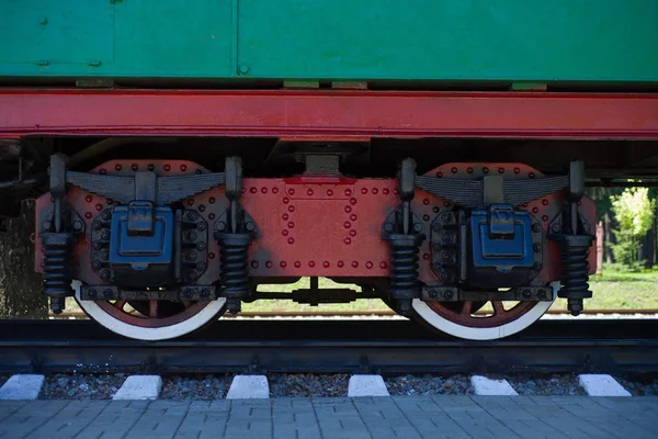Detalhe de rodas de uma locomotiva de trem a vapor vintage — Fotografia de Stock