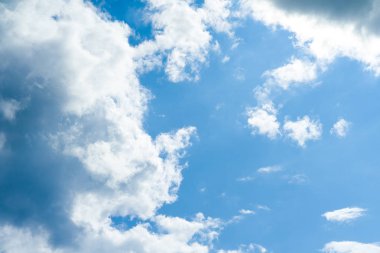 Yağmurdan önce karanlık fırtına bulutları. Doğa arka plan