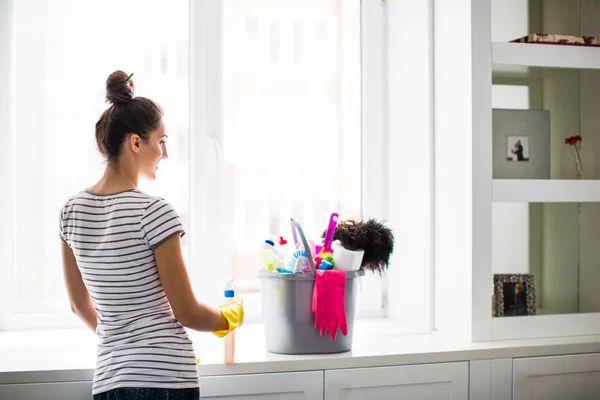 Back View Young Smiling Woman Who Standing Window Things Cleaning — Stock Photo, Image