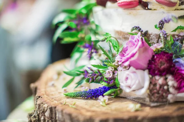 Close Beautiful Flowers Cake Indoors — Stock Photo, Image