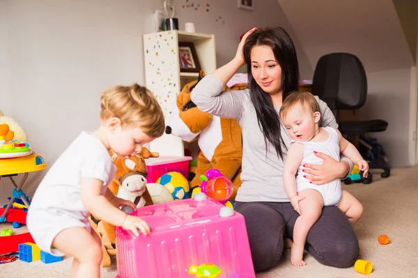 Stress Für Mutter Mit Kindern — Stockfoto