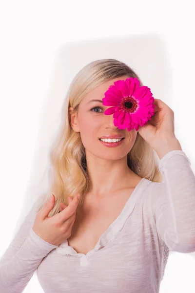 Portrét Mladé Krásné Blond Ženy Která Drží Růže Květ Oko — Stock fotografie
