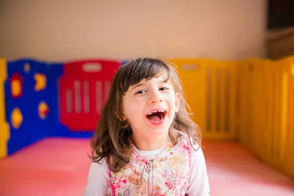 Portrait Little Beautiful Disabled Girl Who Sitting Game Room Smiling — Stock Photo, Image