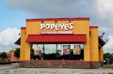 Houston, Texas/Usa 08/14/2019: Temel Reis'in kızarmış tavuk mağazası zincirleri Güney Amerika Birleşik Devletleri'nde popüler ve Kfc'ye lezzetli bir alternatif. Bu Atascocita, Tx bulunmaktadır.