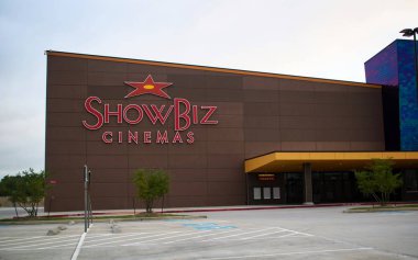 Houston, Texas/Usa 09/06/2019: Humble, Teksas'ta Biz Cinemas binasını gösterin. 3 Abd eyaletine yayılmış, hatta bazıları tiyatroları ile bowling kulvarları dahil. 2007 yılında Dallas, Teksas'ta kurulmuştur..